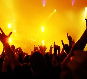 הופעה של וואן ריפבליק ומארון 5 בלונדון